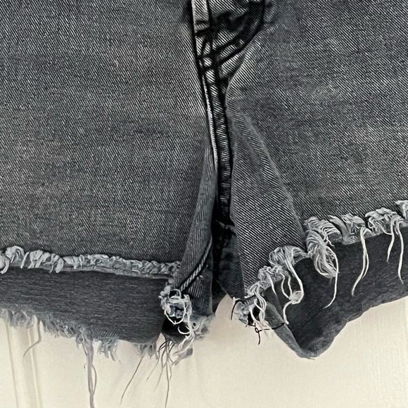 BDG Urban Outfitters Charcoal colored Raw Hem Distressed Denim Shorts Size 32 - Picture 5 of 11